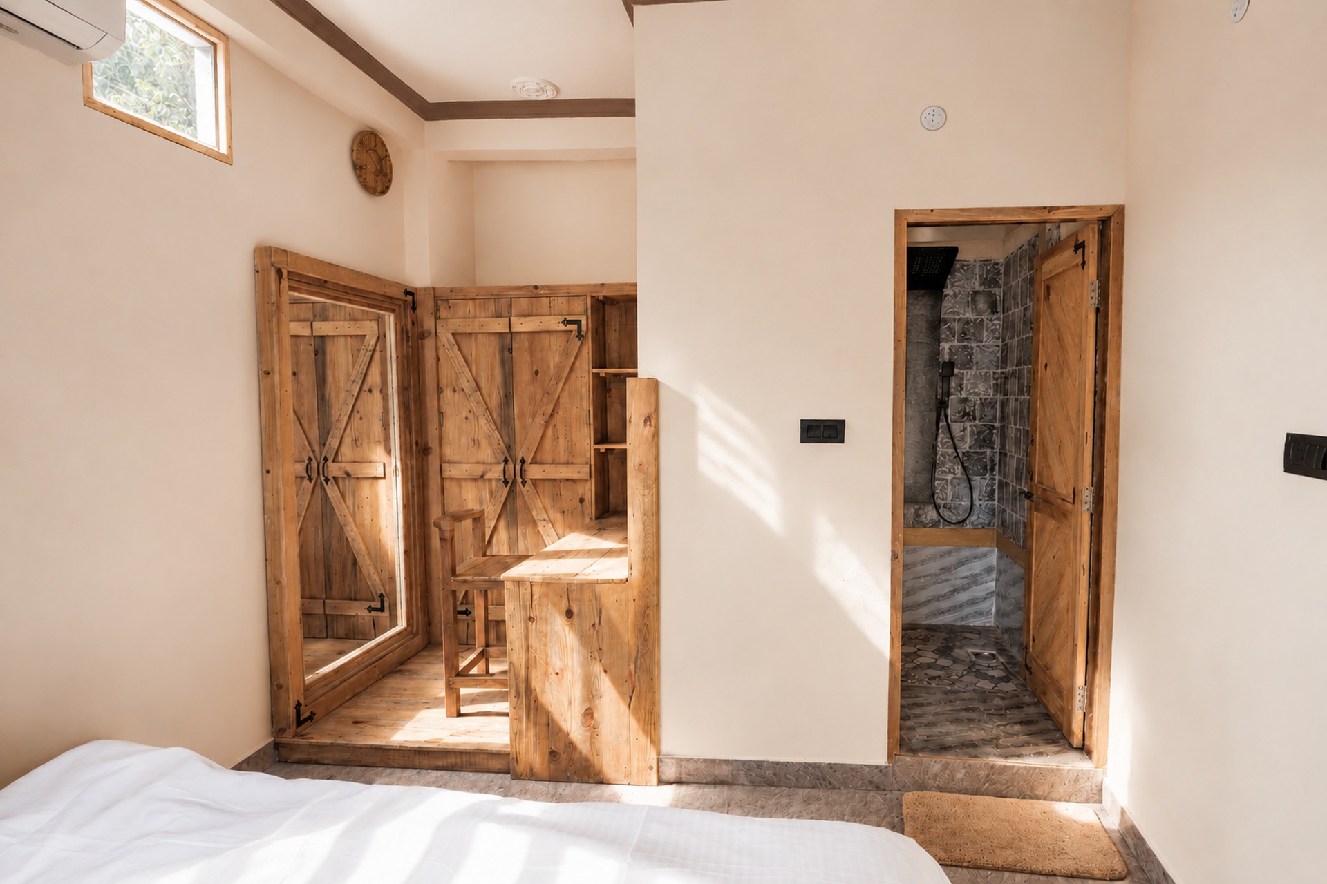 Mountain Terrace Studio at Aavya boutique retreat Tapovan Rishikesh — photo 2