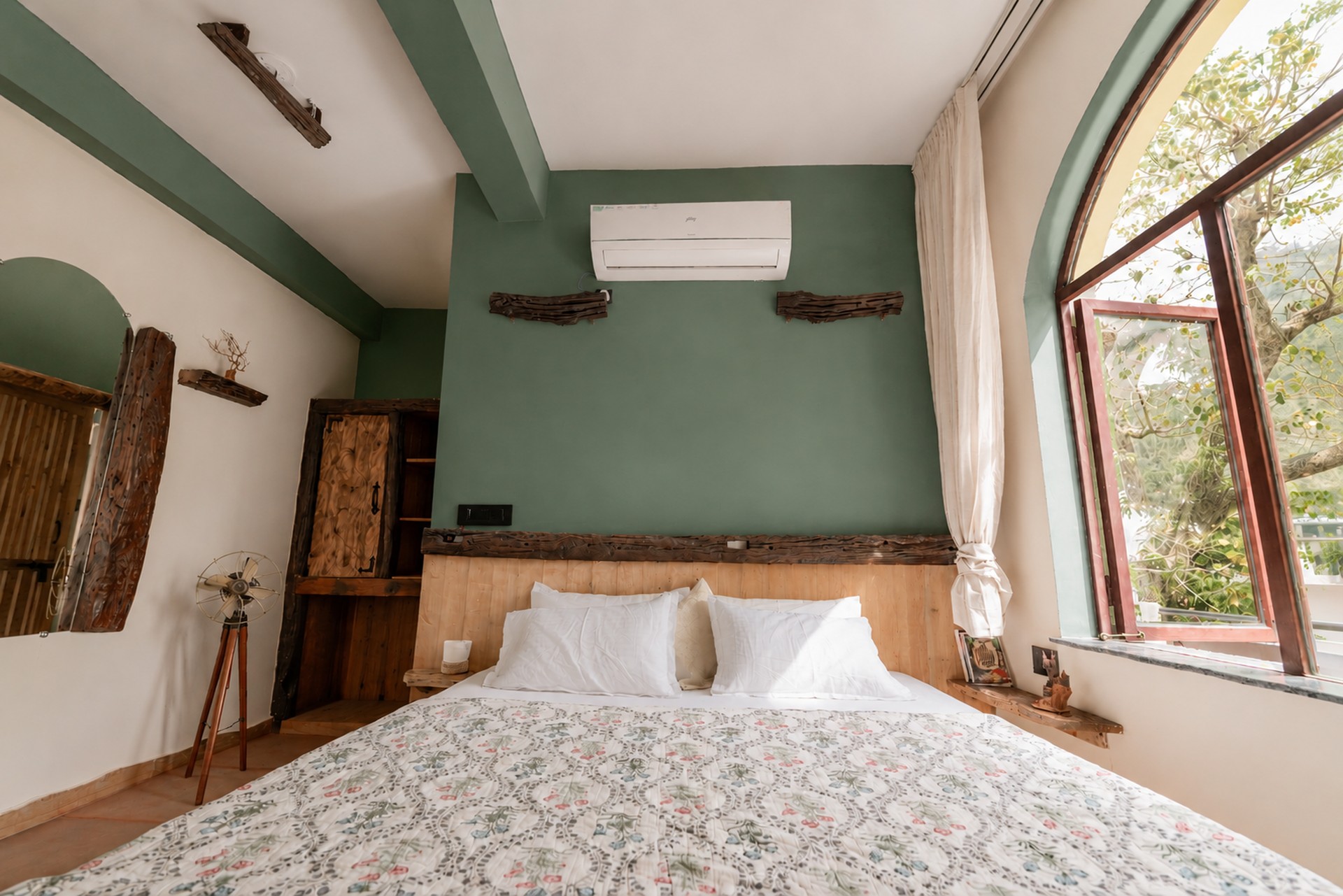 Sunrise Sky Room at Aavya boutique retreat Tapovan Rishikesh — photo 2
