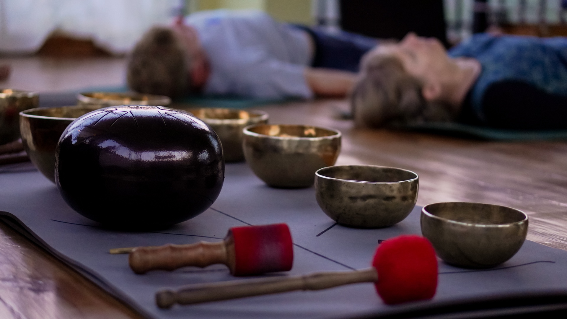 Sound healing with singing bowls